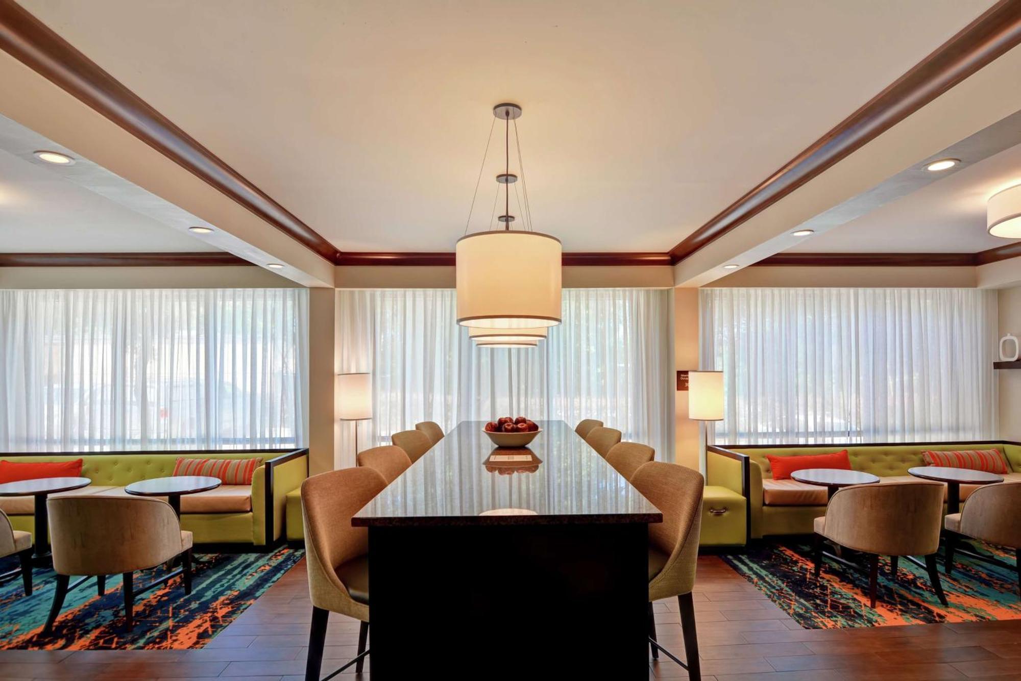 Hampton Inn Birmingham/Mountain Brook Exterior photo