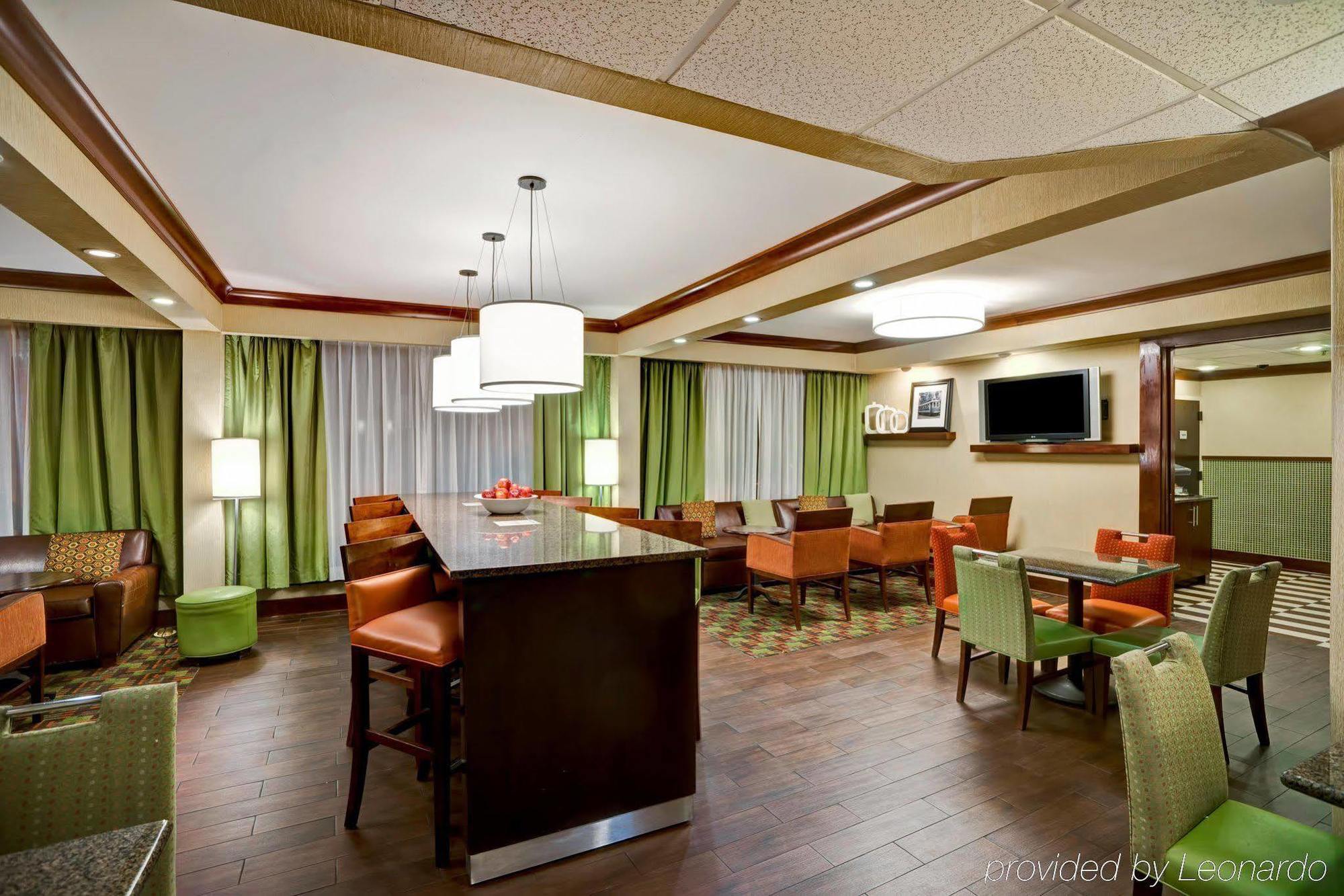 Hampton Inn Birmingham/Mountain Brook Exterior photo